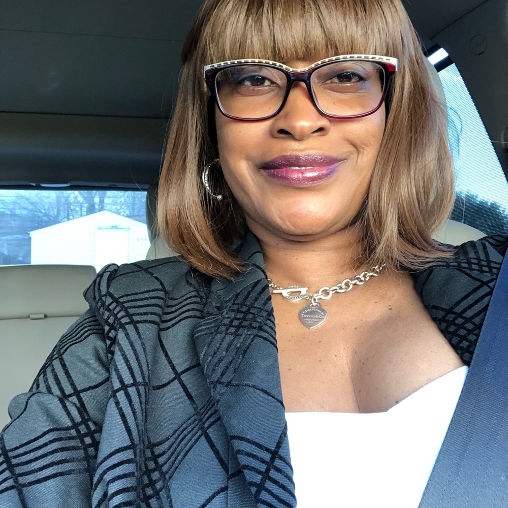 Meet your Posher, Lisa